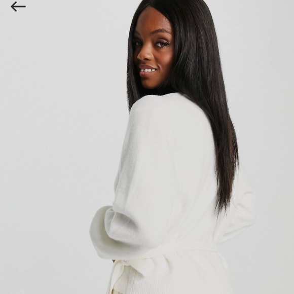 White wrap sweater - Picture 4 of 4